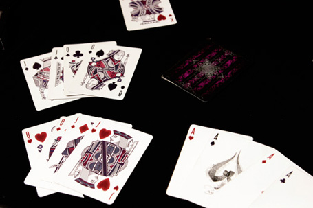Какой фокус есть с картами и как в них играть донцова дарья покер с акулой читать онлайн