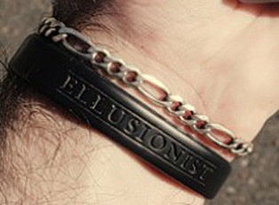  ELLUSIONIST BLACK WRISTBAND 