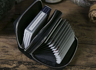    Accordion-style 