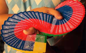    (one hand fan)  